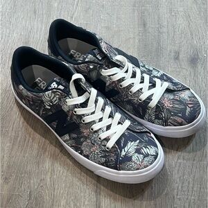 New Balance Men's All Coasts 210 V1 Sneaker AM210FBL Multi Colored Print Sz. 9.5